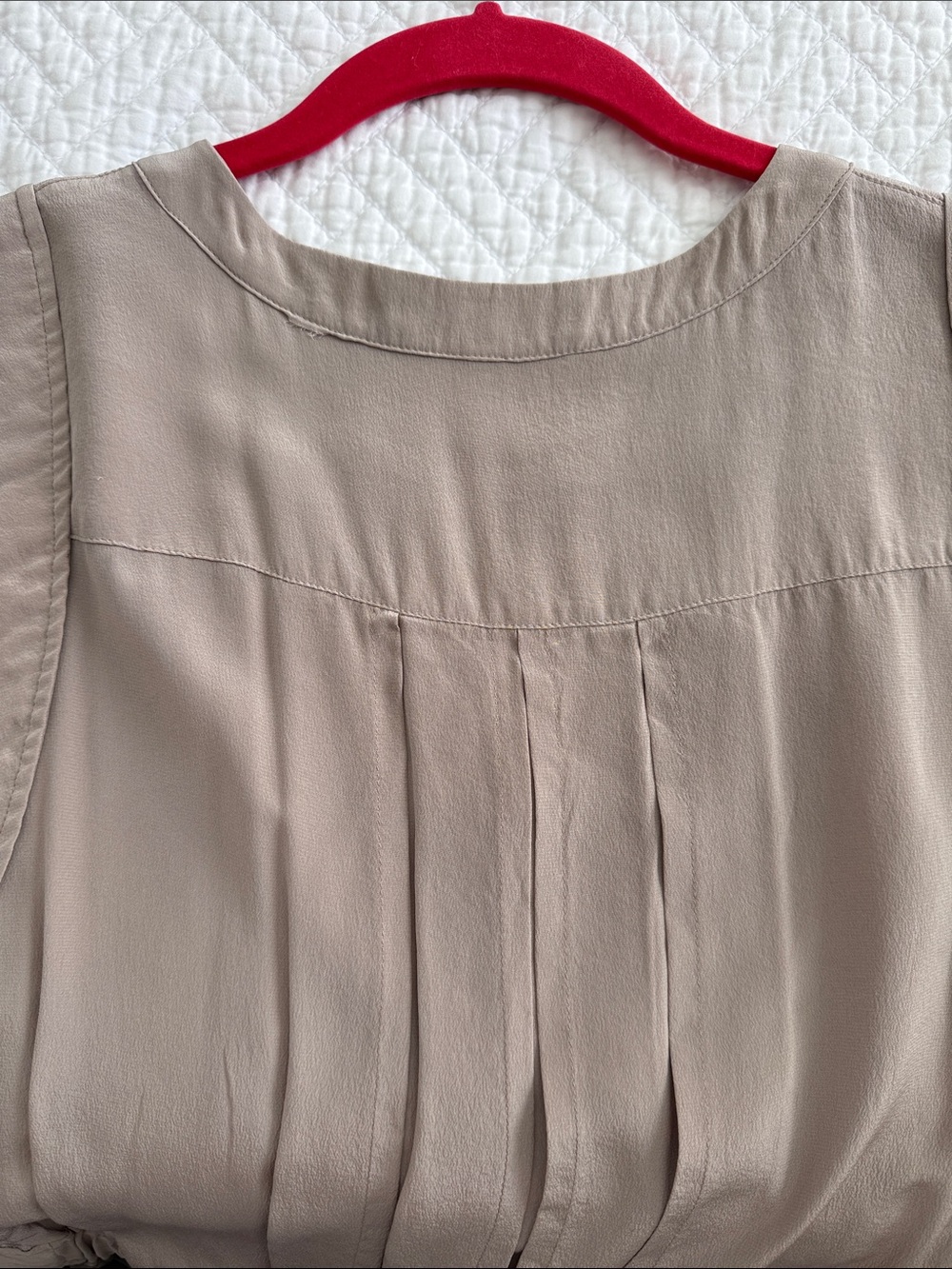 BCBGMaxAzria Paloma Hazelnut Taupe Sleeveless Romper size M Pleated Beige Tan - Picture 10 of 14